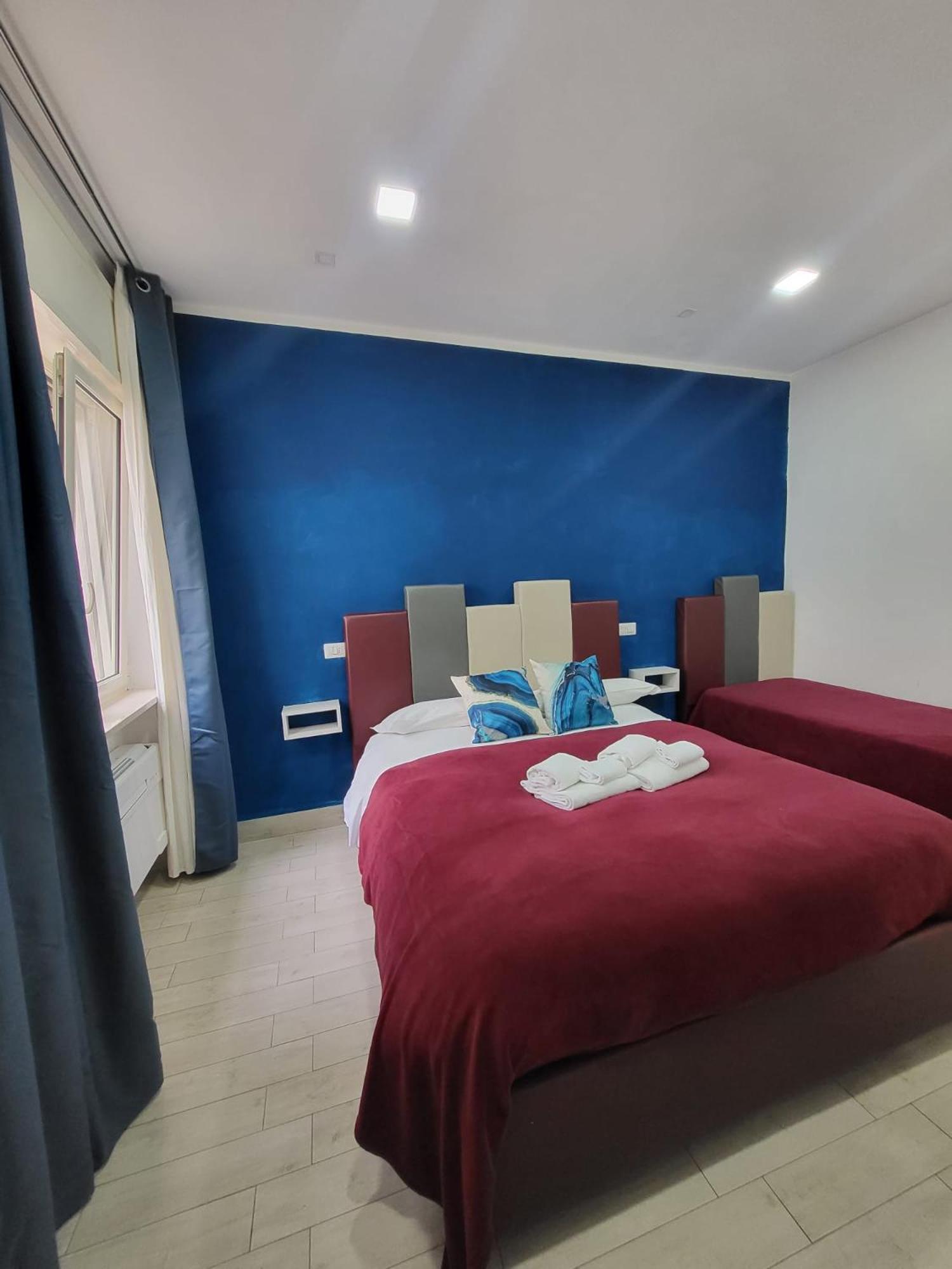 New Era Rooms Napoli Eksteriør billede