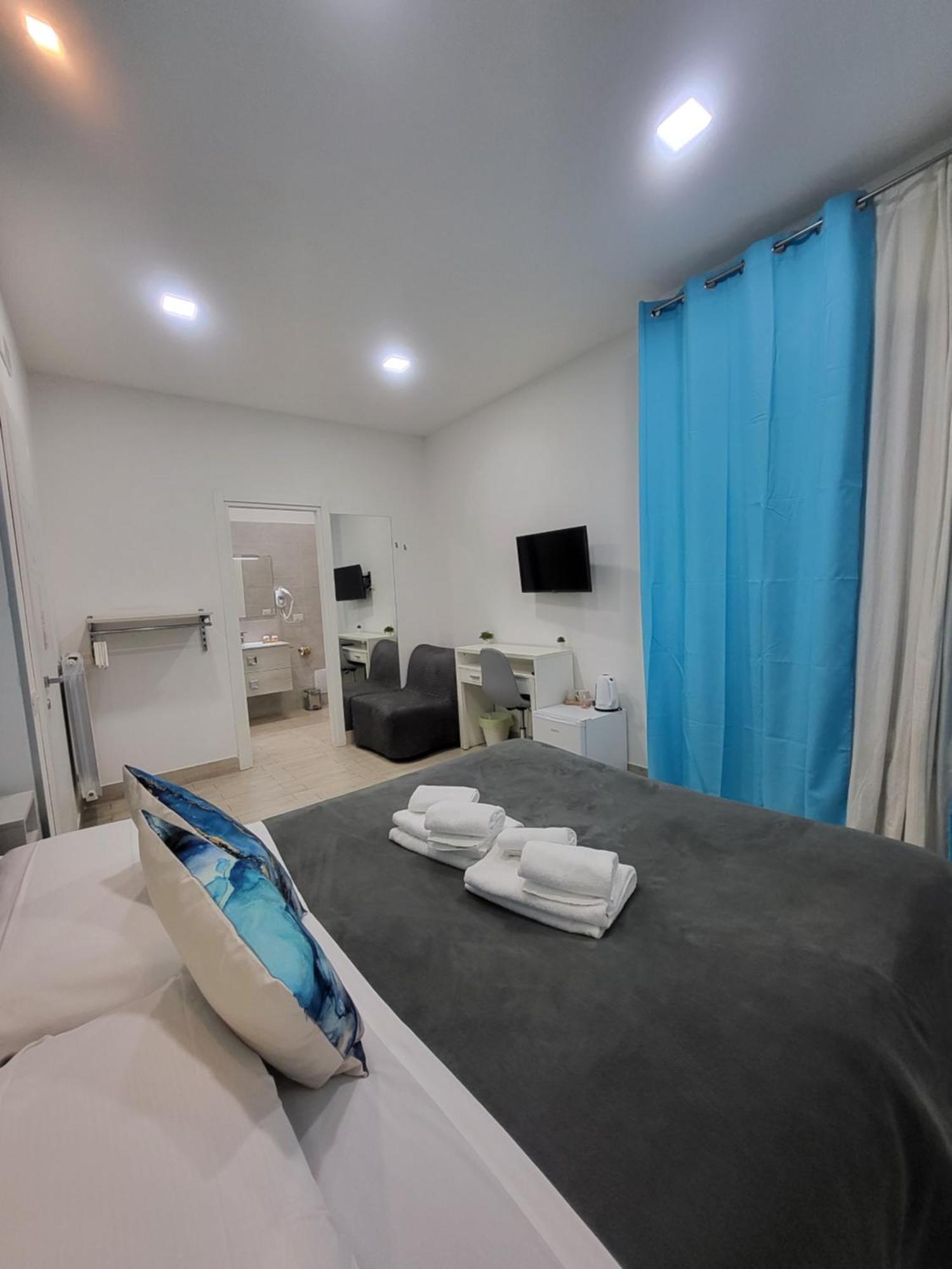 New Era Rooms Napoli Eksteriør billede