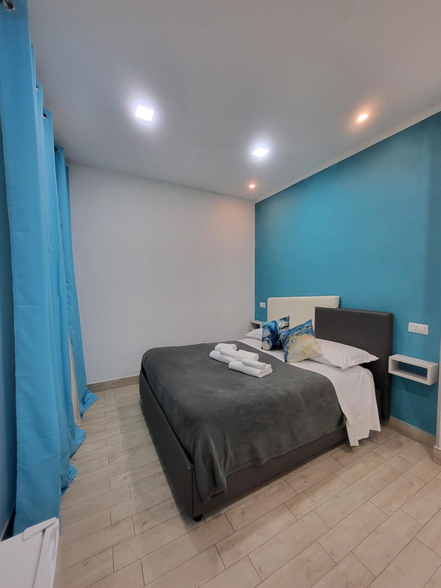 New Era Rooms Napoli Eksteriør billede