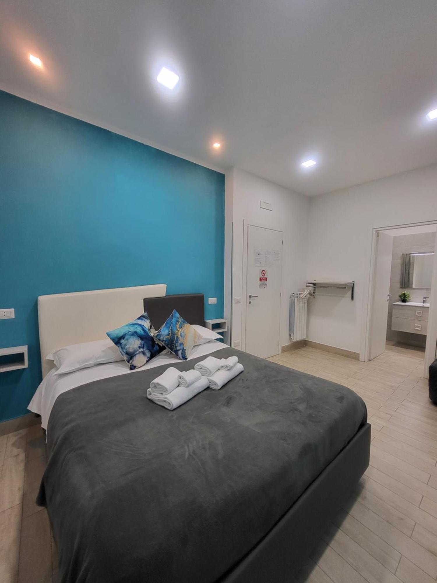 New Era Rooms Napoli Eksteriør billede